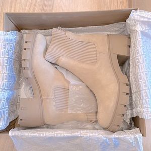 Steve Madden Beige Suede Boots